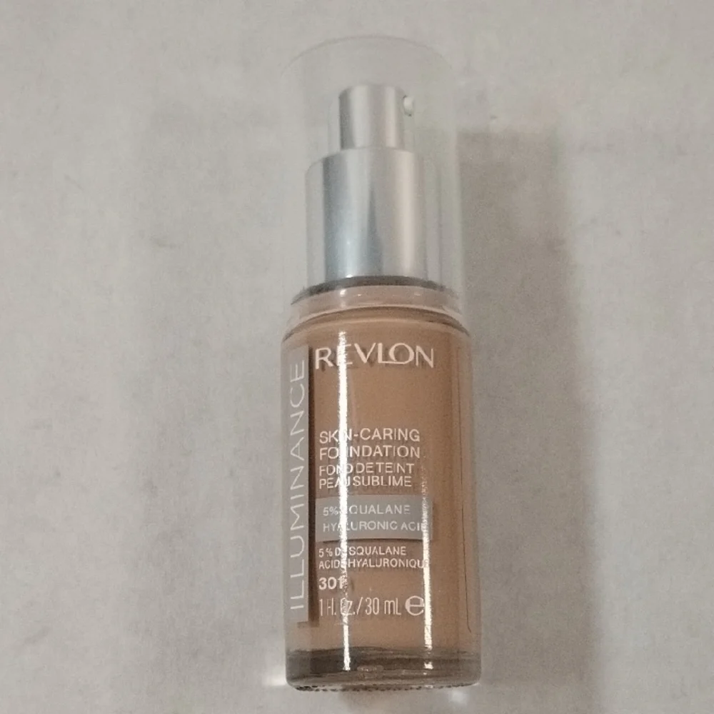 Revlon Illuminance Foundation 301 Cool Beige Medium coverage naturally radiant